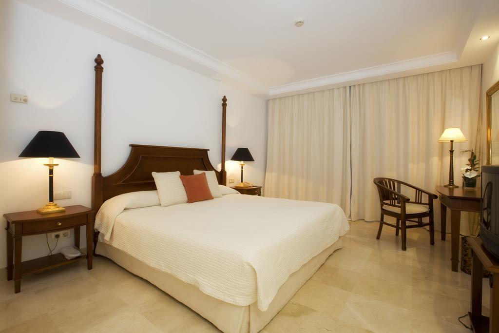 Bahia Beach Apartments Estepona Rom bilde