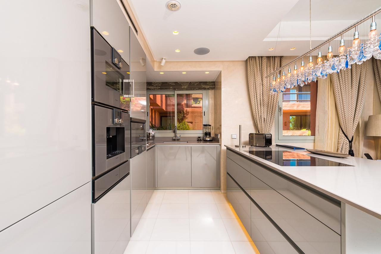 Bahia Beach Apartments Estepona Eksteriør bilde