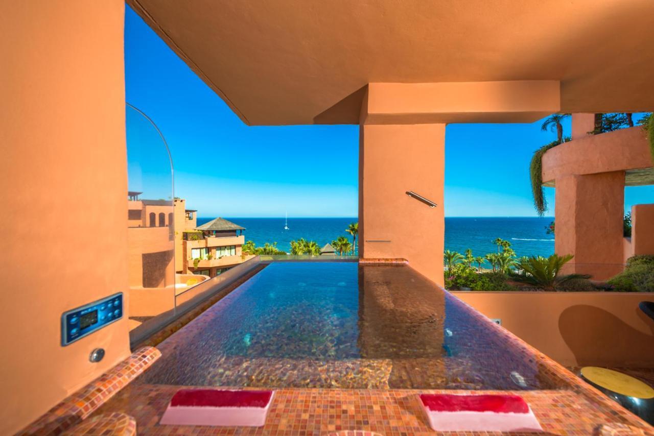 Bahia Beach Apartments Estepona Eksteriør bilde