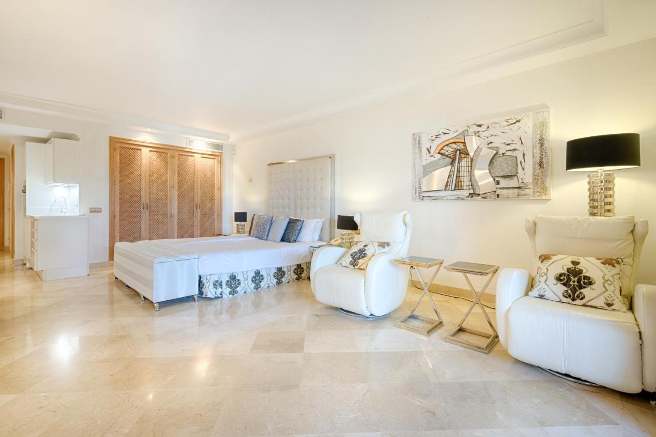 Bahia Beach Apartments Estepona Eksteriør bilde